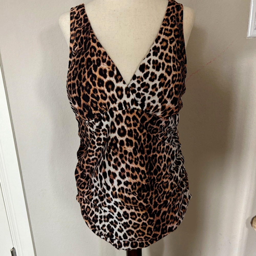 H&M Leopard maternity Bathing suit top Size large